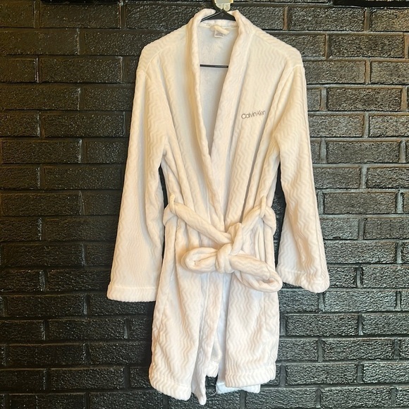 CALVIN KLEIN White Teddy Bear Short Robe with Pockets and Attached Belt Size M/L - Picture 1 of 6